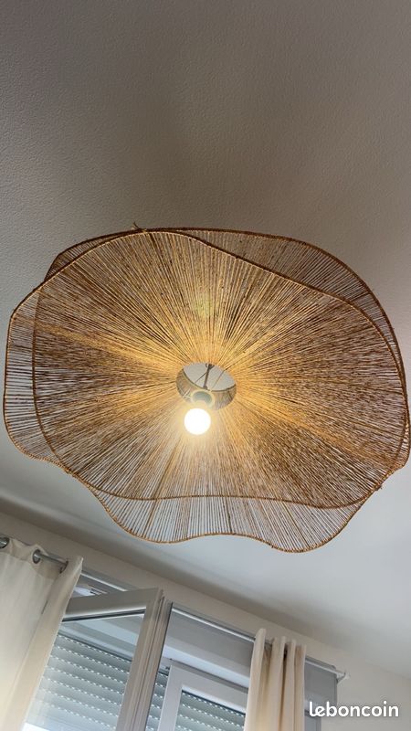 Lustre (image 1)
