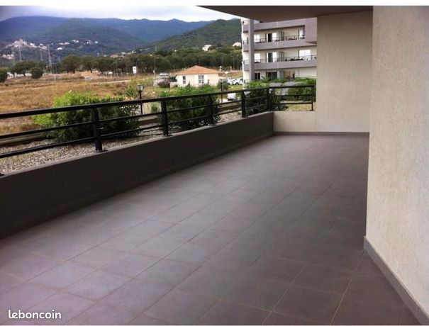 F3 Climatisé + Grande Terrasse– Résidence Sainte Anne Bastia