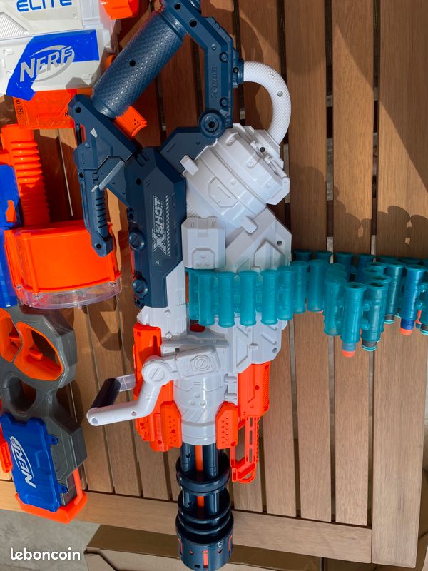 Lot de 8 Nerfs et accessoires (image 3)