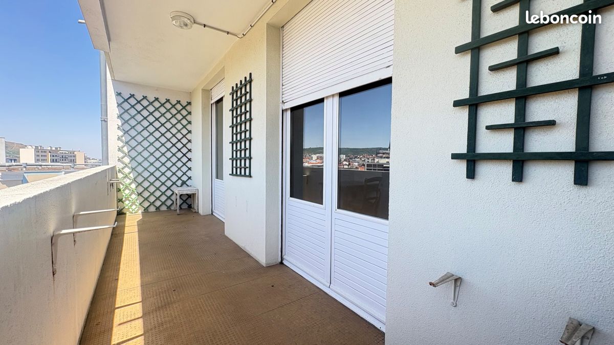 Appartement 4 pièces 104 m² · à Clermont-Ferrand · 104 m² · 1 000 €