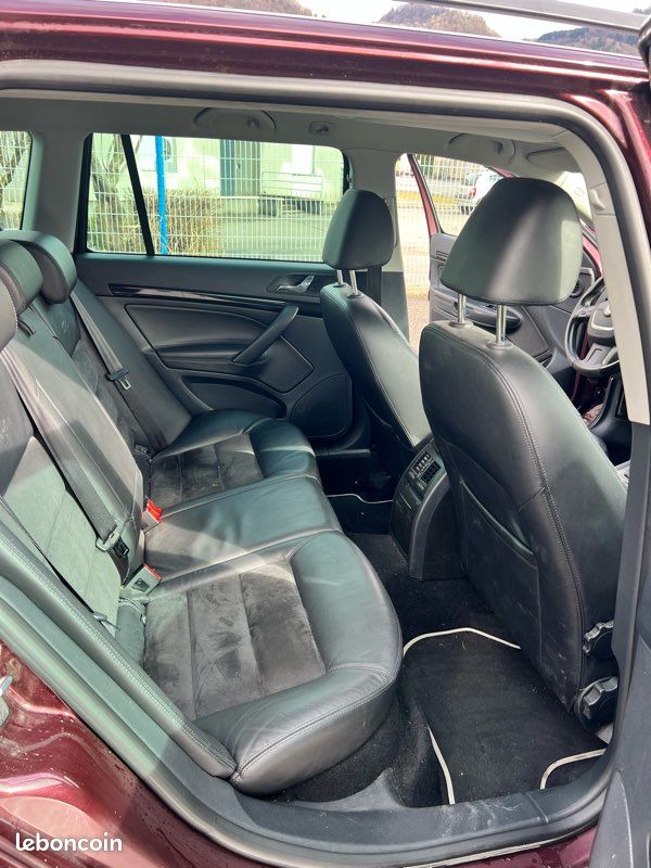 SKODA OCTAVIA COMBI 2.0L TDI 140cv boîte auto 4*4 (image 8)