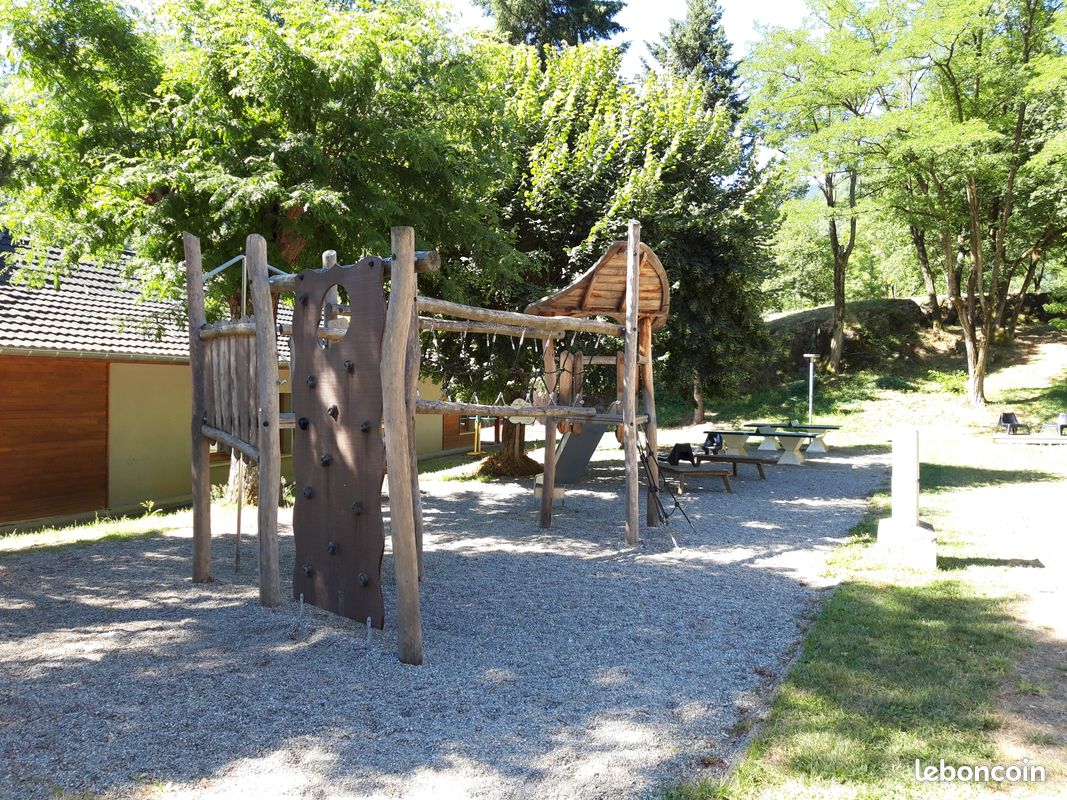Chalet (image 11)