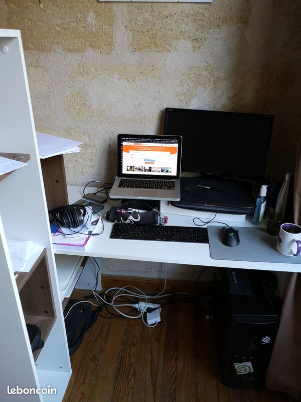 Bureau multimédia (image 1)