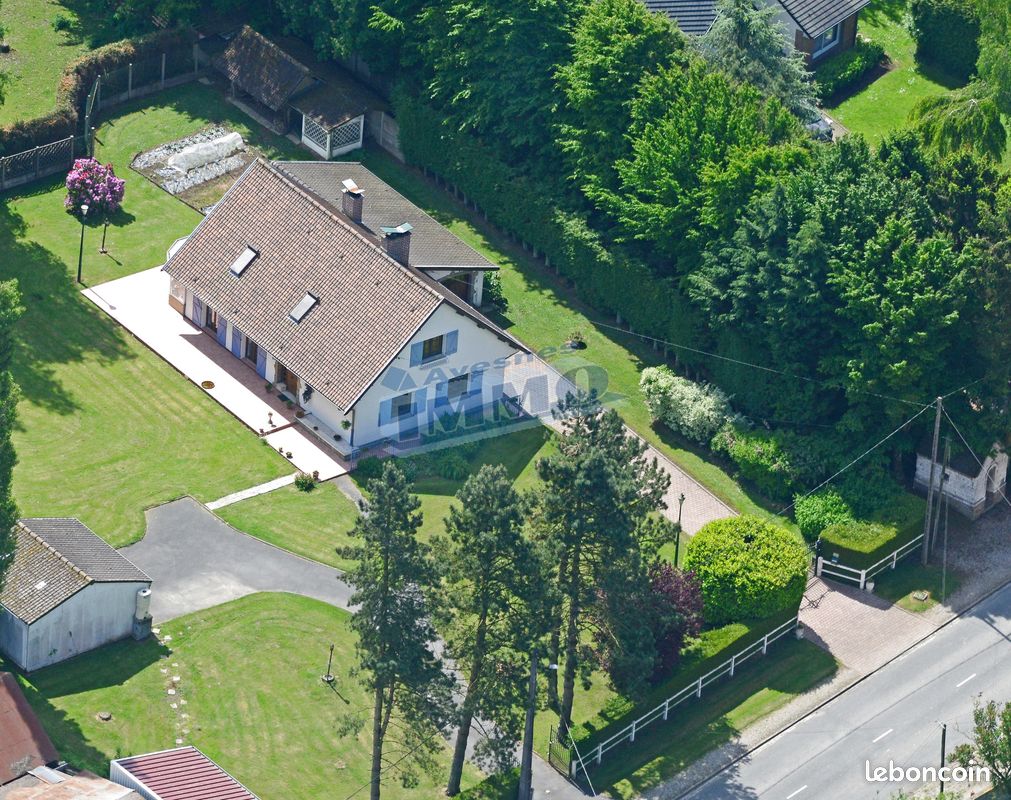 Maison 9 pièces 230 m² · à Foncquevillers · 230 m² · 299 500 €