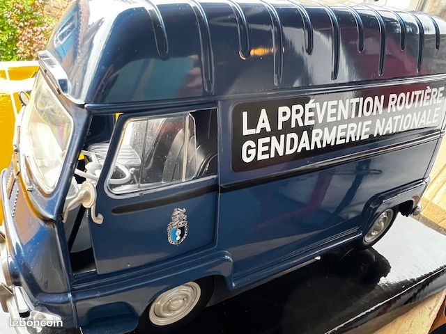 Miniature Norev 1/43 – Renault Estafette Gendarmerie – Plastigam N°250 – Boîte D'origine