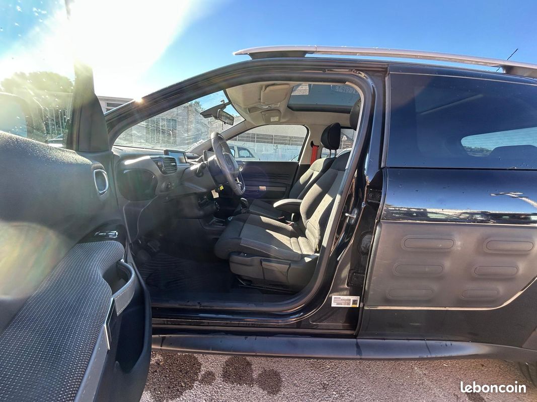 CITROËN C4 Cactus 1.6 BlueHDi 99 cv *Finition RIP CURL / Toit panoramique (image 4)