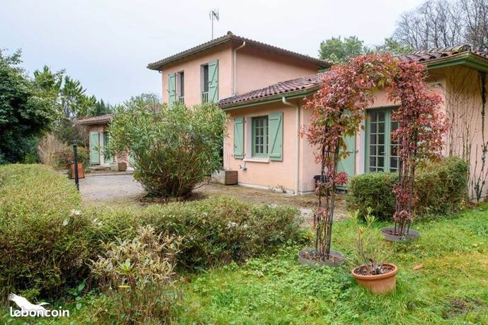 Villa 4 pièces 145 m²