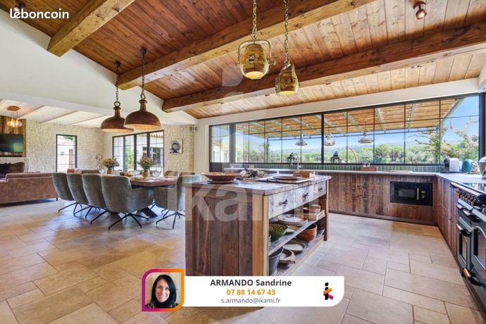 Propriété 8 pièces 355 m²