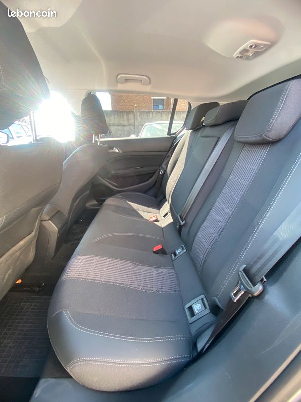Peugeot 308 II Allure 1.5 BlueHDi 130 cv (image 5)