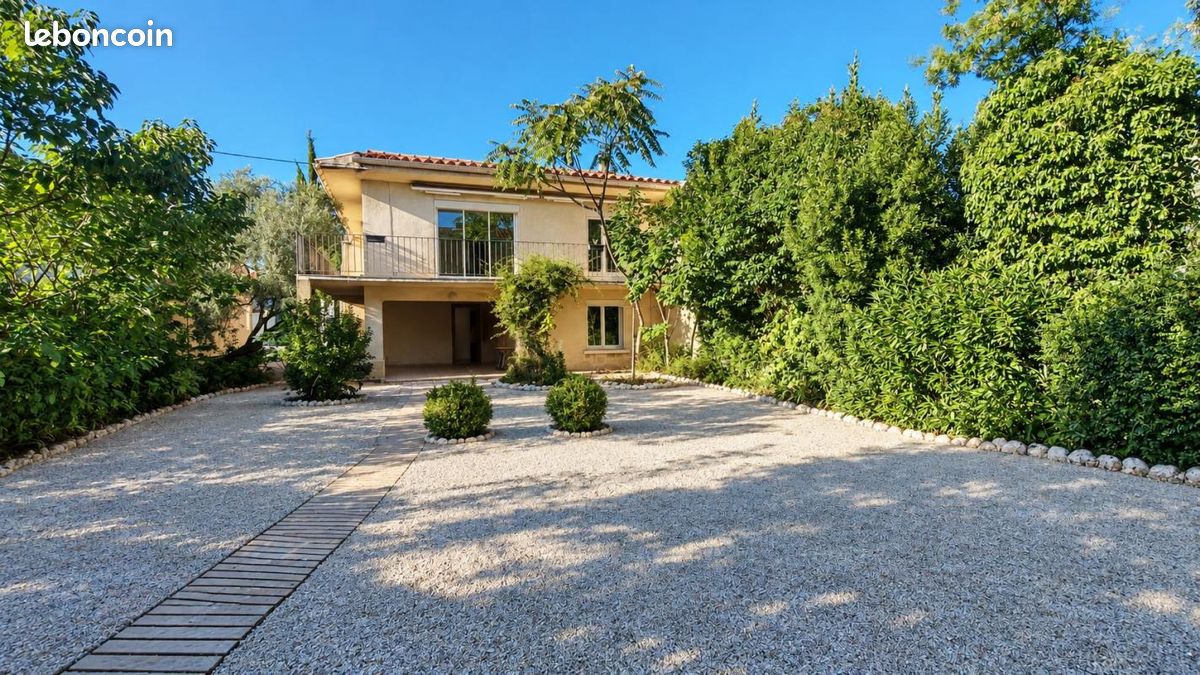 Maison 5 pièces 117 m² · à Villeneuve-lès-Avignon · 117 m² · 1 500 €/mois