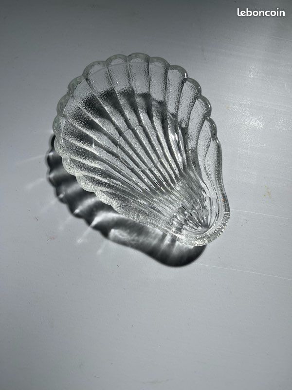 Coupelle forme de coquillage en verre (image 1)