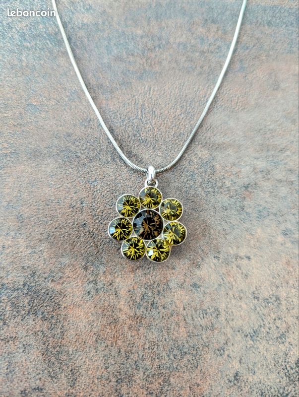 Collier Pendentif Fleur Scintillante - Inspiré D'Anastasia, Cristal Et Zircon - Bijou Fantaisie élégant Pour Femme