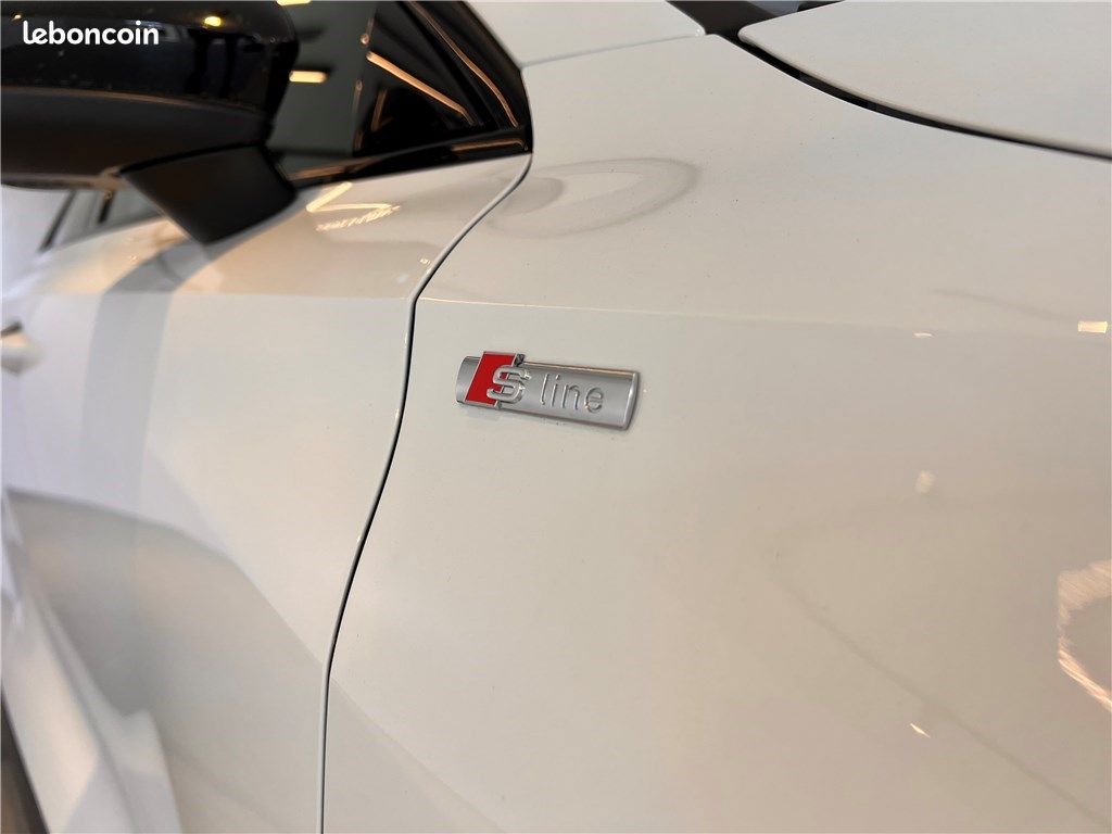 Audi A3 sportback /S3/RS3 IV 45 TFSIE 245 S tronic 6 Competition (image 4)