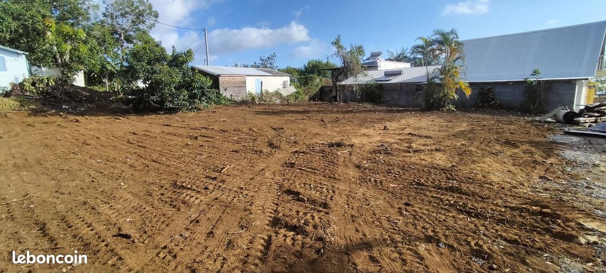 Terrain 405 m² · au Tampon · 110 000 €
