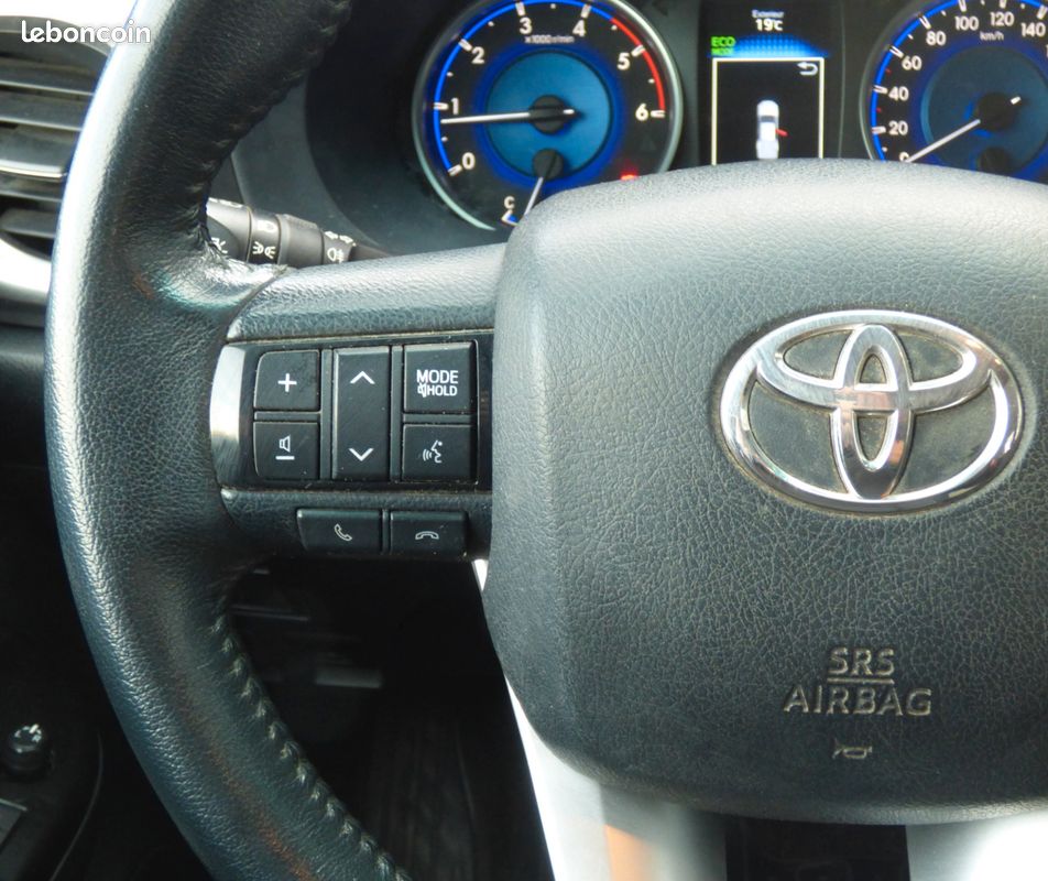 TOYOTA HILUX 4x4 DOUBLE Cabine 2.4 D4D 150 LEGENDE (image 25)