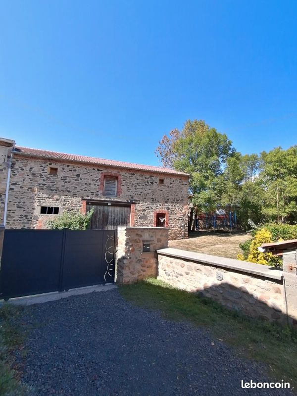 Maison 2 pièces 250 m² · à Saint-Gervazy · 250 m² · 90 000 €