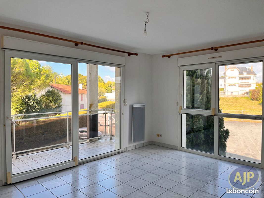 Appartement 2 pièces 48 m² · à Saintes · 48 m² · 645 €/mois