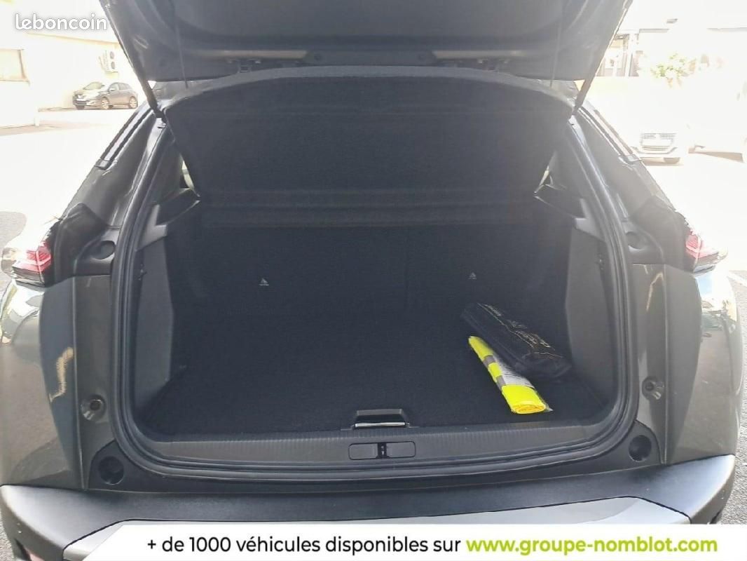 Peugeot 2008 Hybrid 145 e-DCS6 Allure (image 6)