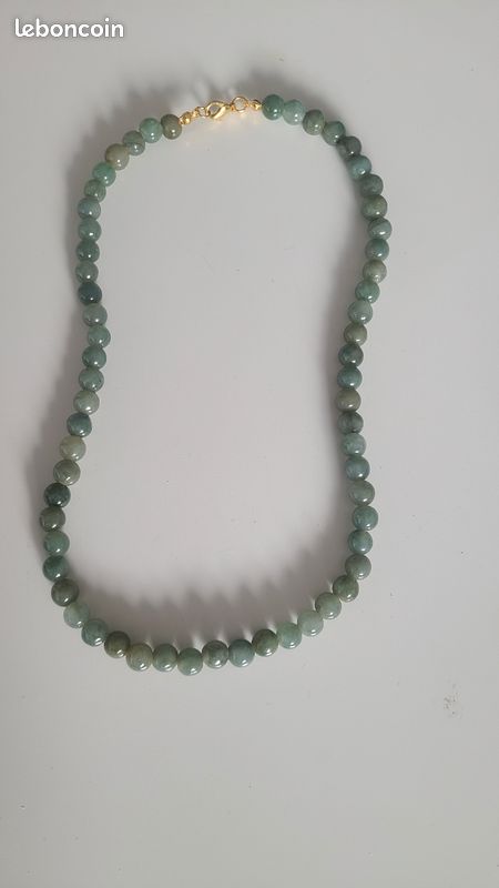 Collier de perles de jade néphrite avec boules en or 14k et fermoir - En vente sur France