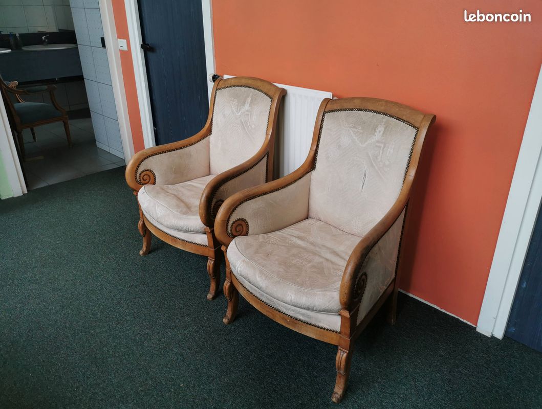 Deux fauteuils à retapisser (image 1)