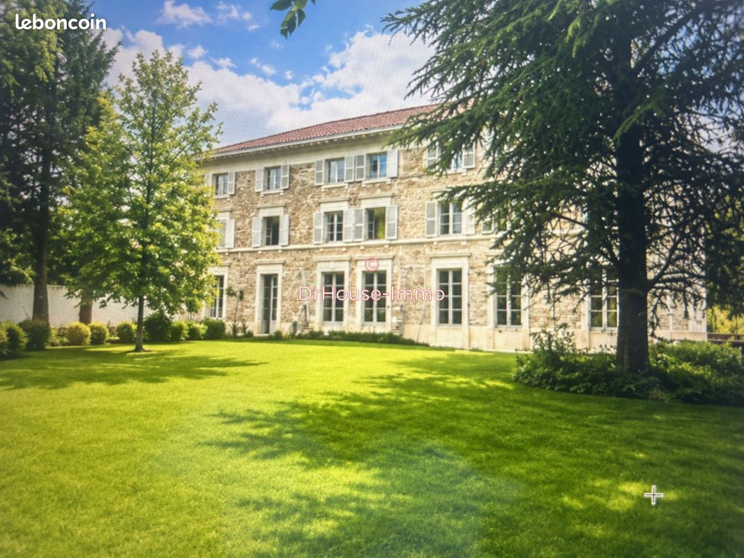 Maison 11 pièces 470 m² · à Saint-Didier-au-Mont-d'Or · 470 m² · 2 800 000 €