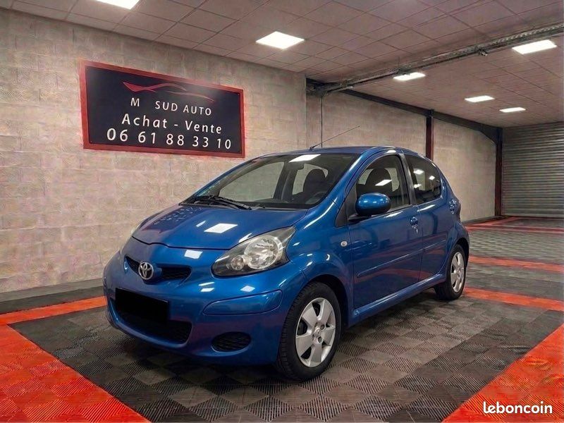 Toyota Aygo 1.0 Boite Automatique CarPlay en Option (image 2)