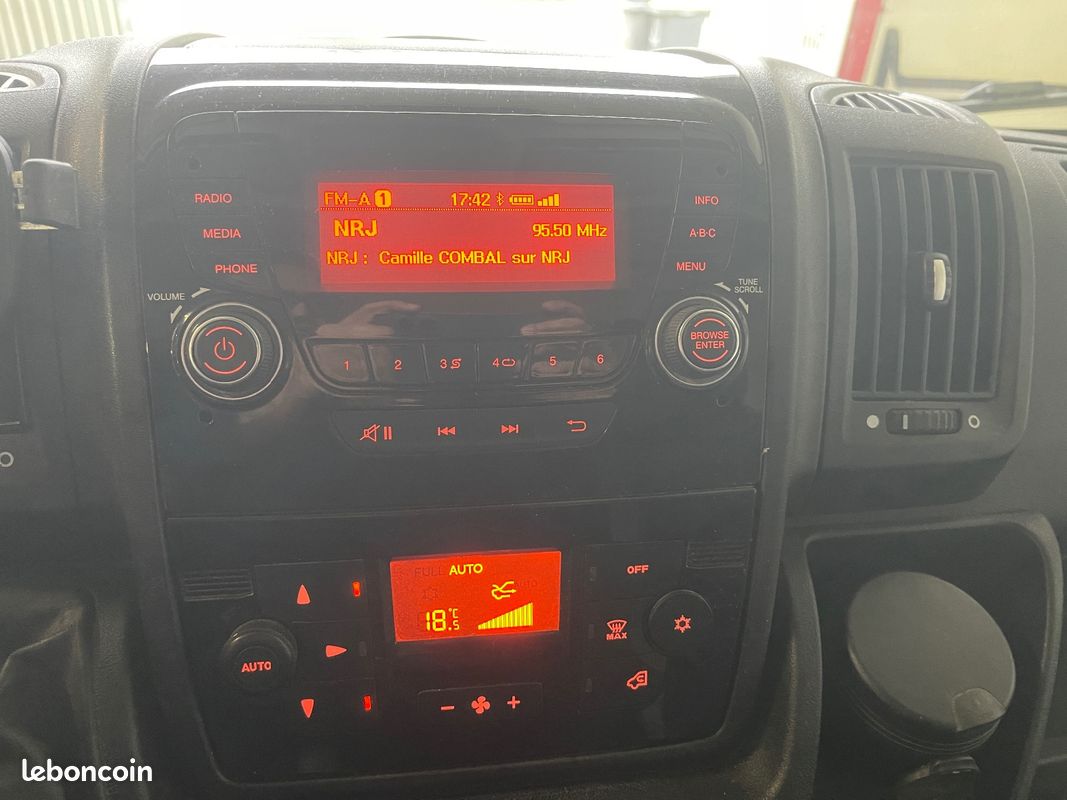 PEUGEOT BOXER FOURGON L4H2 BLUEHDI 165 - Attelage / Radars arr - Garantie (image 23)