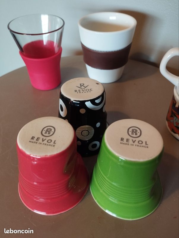 Lot De 4 Tasses à Café Revol France – Vertes, Avec Soucoupes, Superbe état, Jamais Utilisées