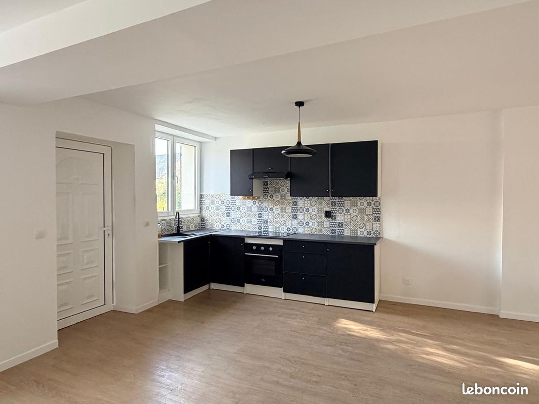 Maison 5 pièces 115 m² · à Chalou-Moulineux · 115 m² · 1 200 €/mois