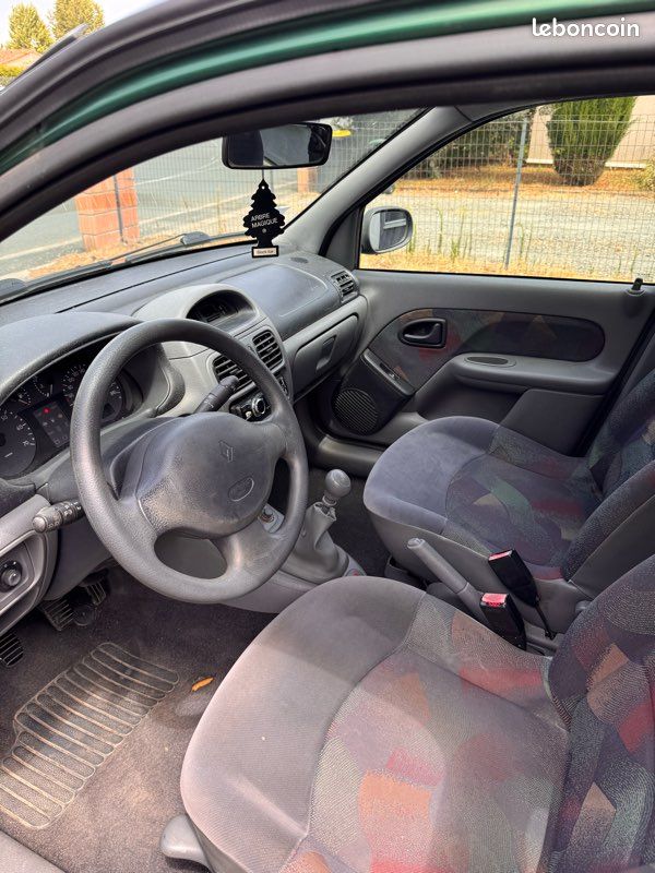 Clio 2 Phase 1 RXE (image 3)