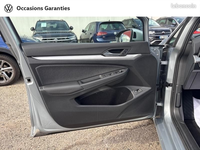 Volkswagen Golf 1.5 eHybrid 204ch VW Edition DSG6 (image 20)