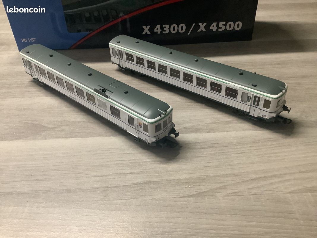 AUTORAIL DIESEL EAD X4697 + XR8694, PAYS DE LA LOIRE, HO, EpV, PAR