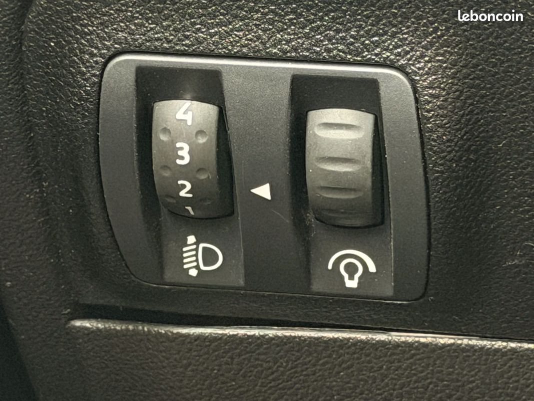 Renault MEGANE IV 1,5 DCI / SUIVIE ET ENTRETENUE / (image 16)