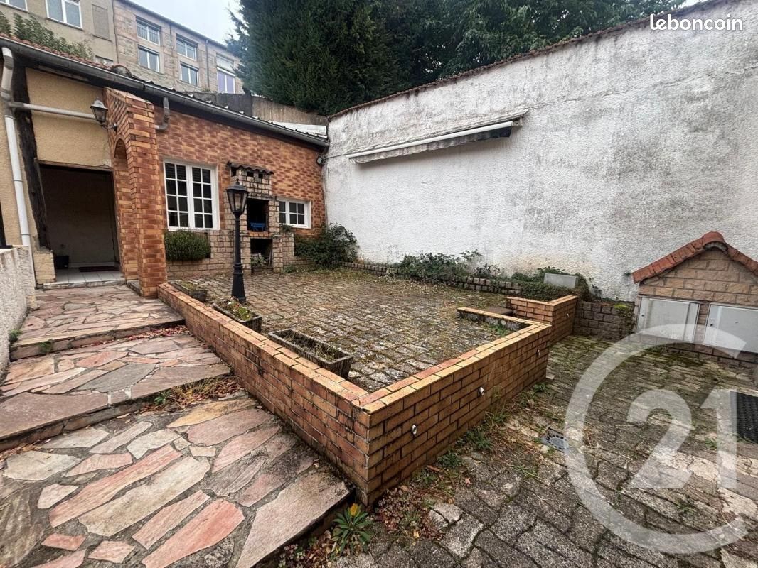 Appartement 5 pièces 120 m² · à Saint-Étienne · 120 m² · 150 000 €