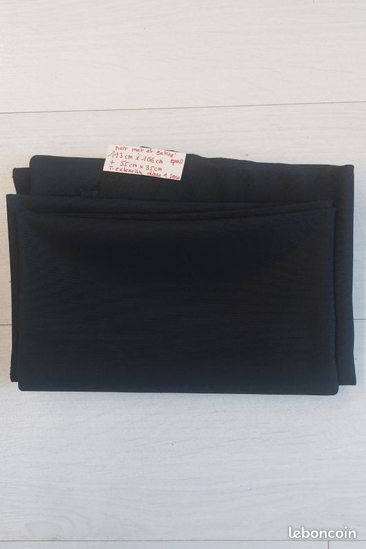 Coupon de tissu noir, épais extensible, 113 x106cm et chute (image 8)
