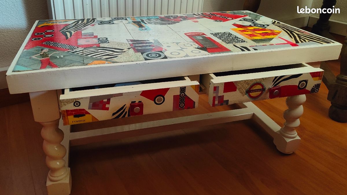 Table basse a tiroirs pièce unique (image 3)