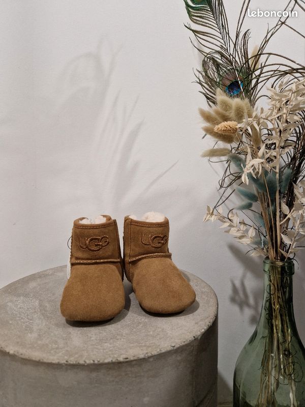 Ugg Boots Taille Ugg Bebe Bottes Ugg Bébé Taille 18 Neuf Avec L'étiquette  Et Jamais Porté