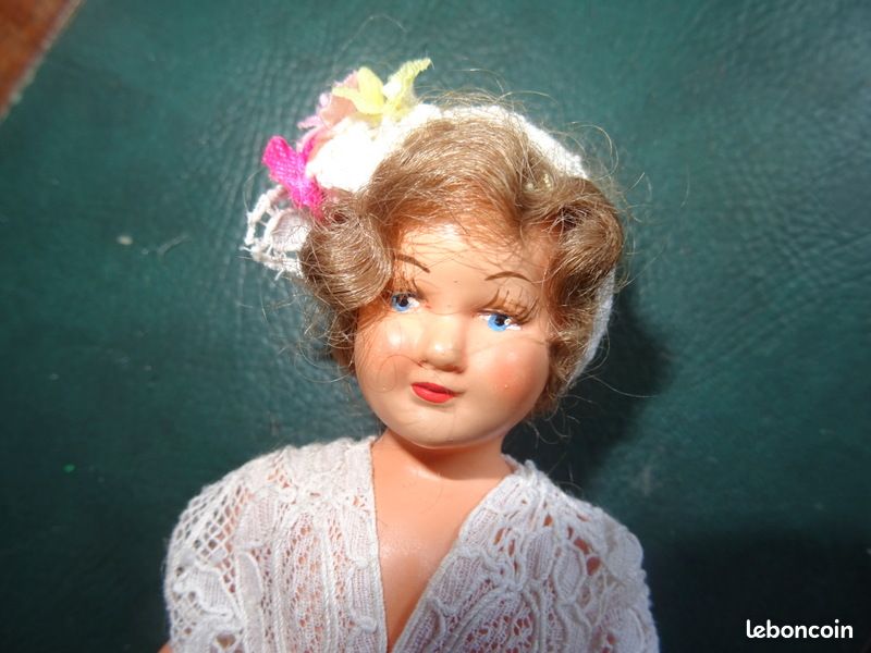 ANCIENNE POUPEE PETITCOLLIN Tete D'aigle - Cache Bouteille Costume