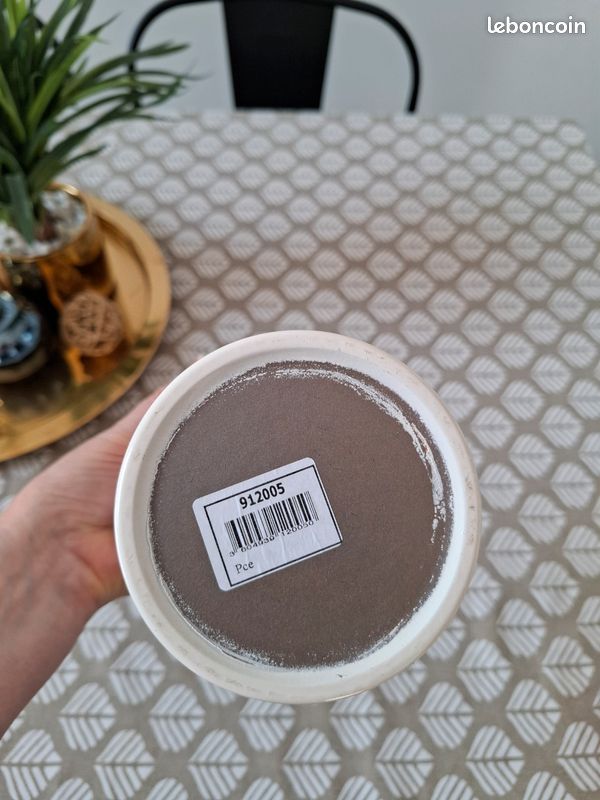 Cache pot (image 3)