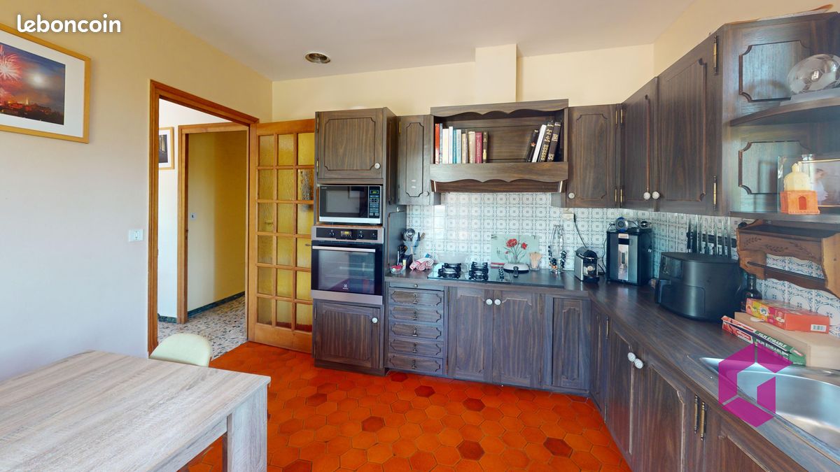 Propriété 9 pièces 238 m² (image 10)