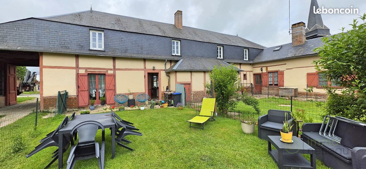 Maison 10 pièces 248 m² · à Fouilloy · 248 m² · 249 000 €