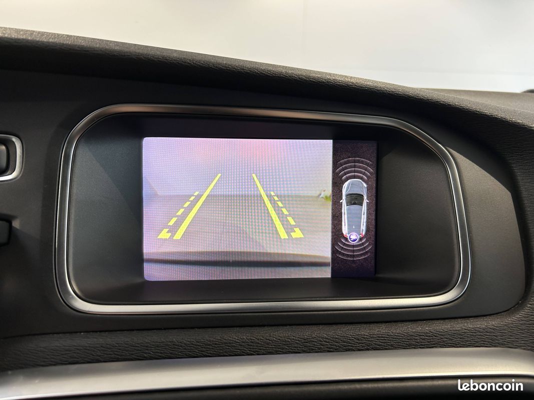 VOLVO V40 T2 122 ch Geartronic 6 Signature Edition (image 13)