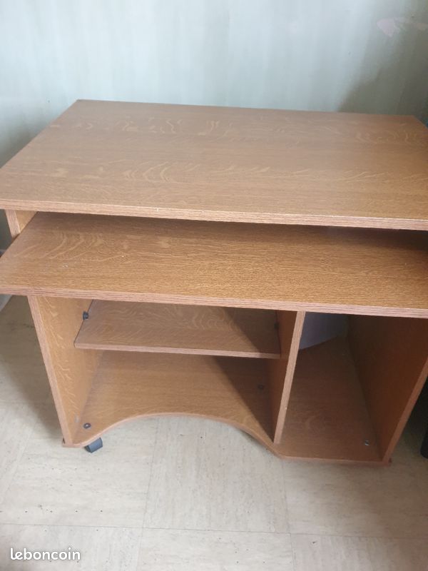 Bureau (image 1)