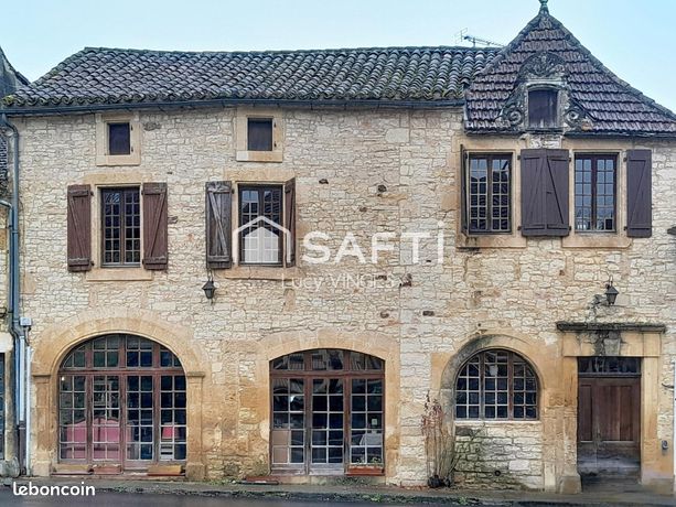Maison 9 pièces 236 m²