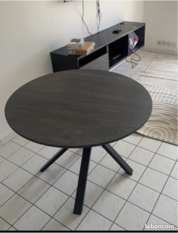 Table IKEA Mariedamm + 4 chaises en tissu + une table basse (image 2)