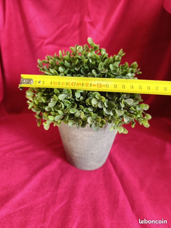 Petite plante artificielle type buis dans pot gris - Décoration Facile (image 3)