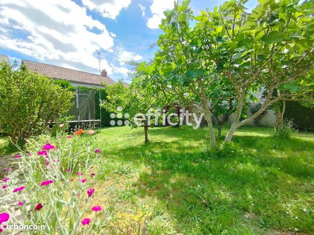 Maison 6 pièces 177 m² · à Sonchamp · 177 m² · 499 000 €
