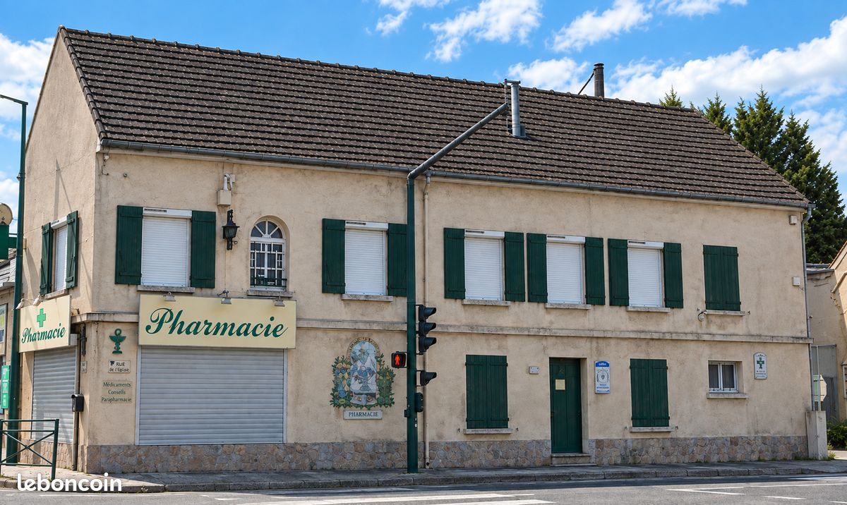 Maison 13 pièces 250 m² · à La Chapelle-en-Serval · 250 m² · 465 000 €