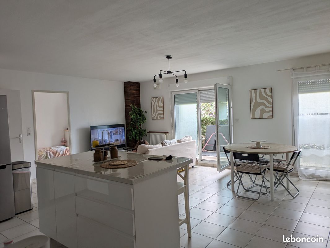 Appartement 5 pièces 82 m² · à Feyzin · 82 m² · 215 000 €