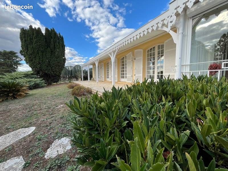 Maison 5 pièces 209 m² · à Rauzan · 209 m² · 369 600 €